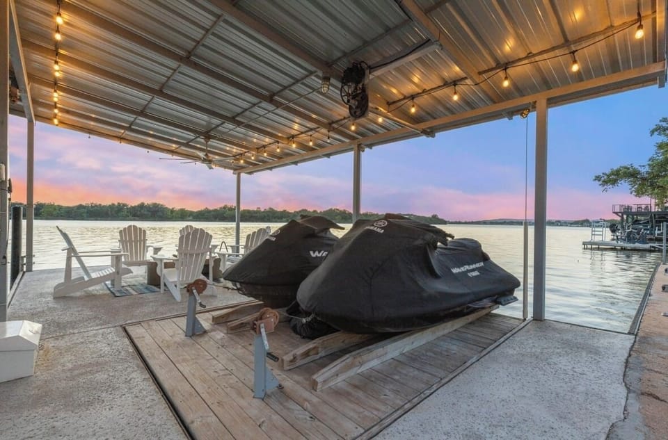 2 jet ski Lyfts