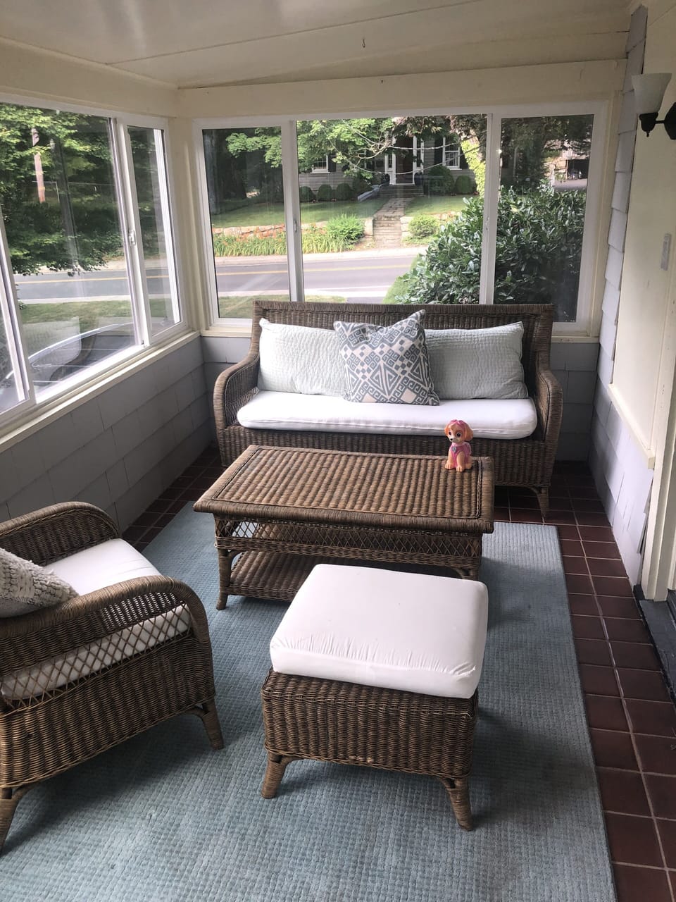 Sun room wicker furniture