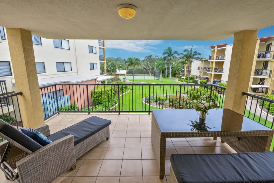 Balcony - has a dining table that seats up to 6ppl- and a sunlounge- 