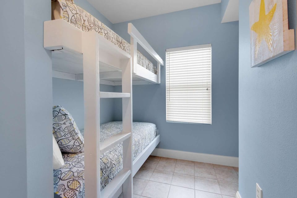 Bunk space just perfect for kids.  Who gets to be on top?