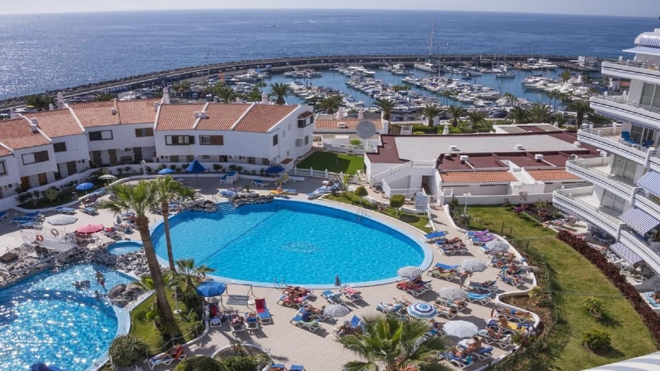 Club Atlantis complex positioned next to the marina