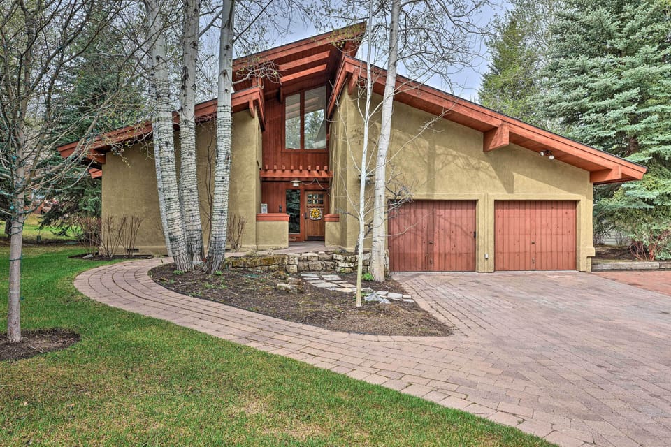 Sun Valley Vacation Rental | 4BR | 3.5BA | 3,185 Sq Ft | Stairs Required