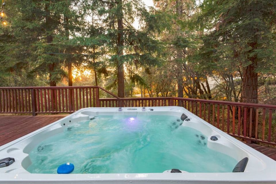 Hot Tub in the afternoon!