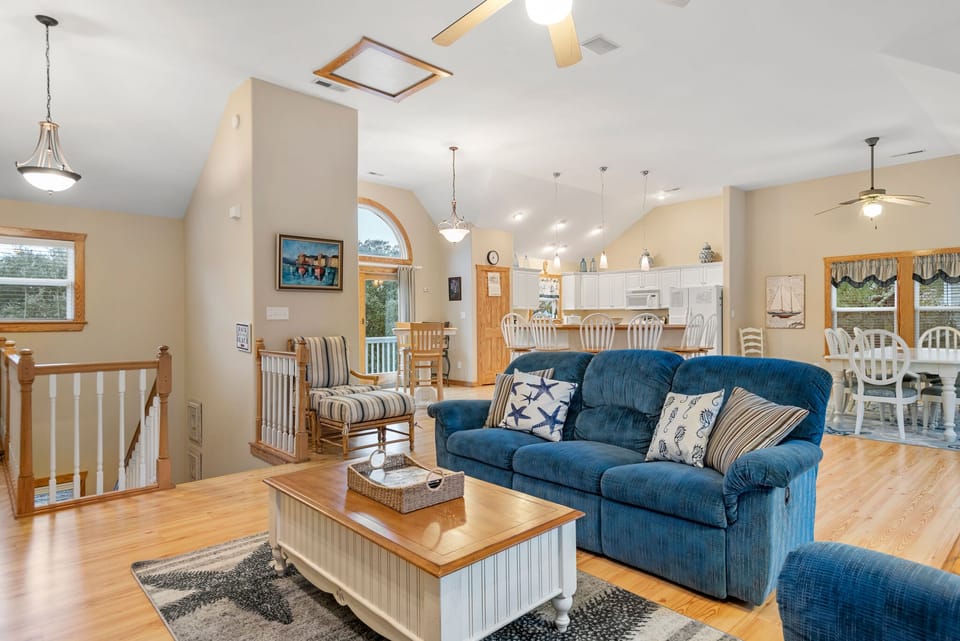 VOH22: The Hunkerdowner l Top Level Living Area