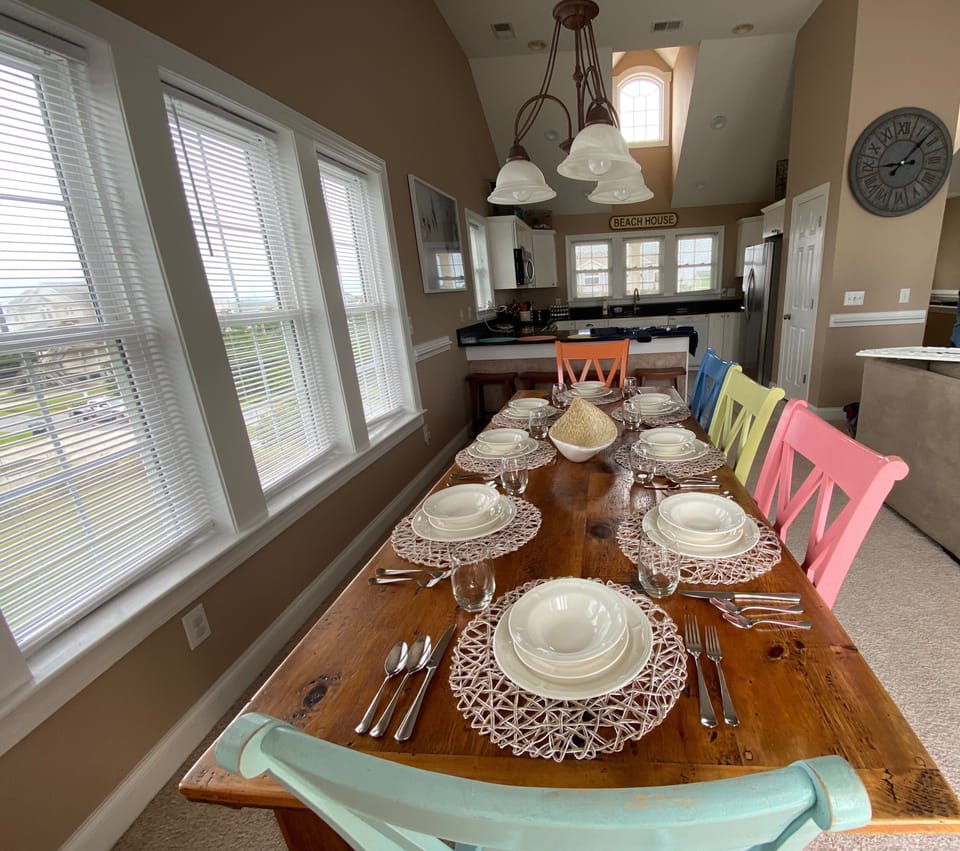 Dining Area Pic 2