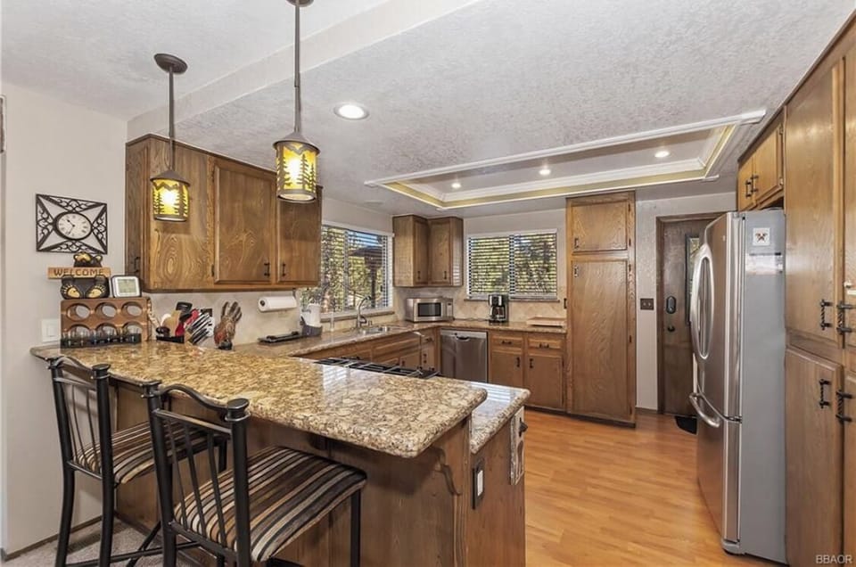 Fully stocked updated large wide open kitchen with new appliances. 
