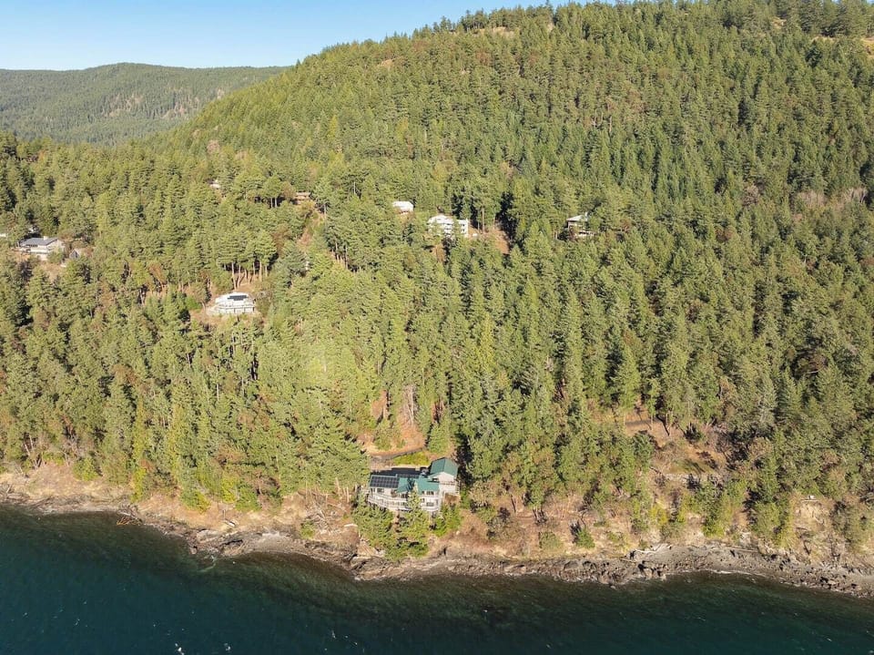 Rosario neighborhood where Palisades Villa is privately tucked into the trees.