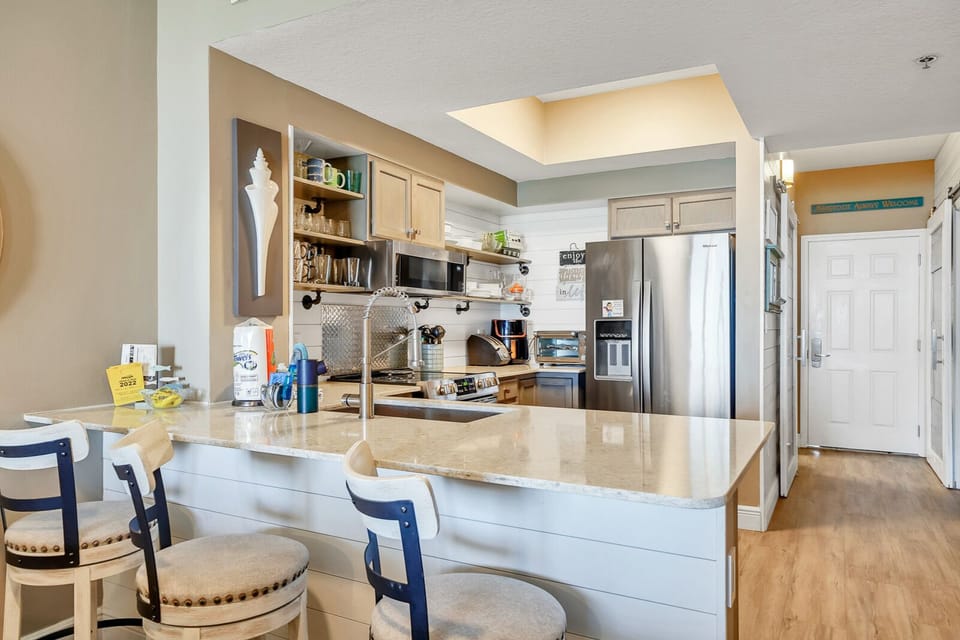 Kitchen Area - Plenty of space to enjoy home cooked meals