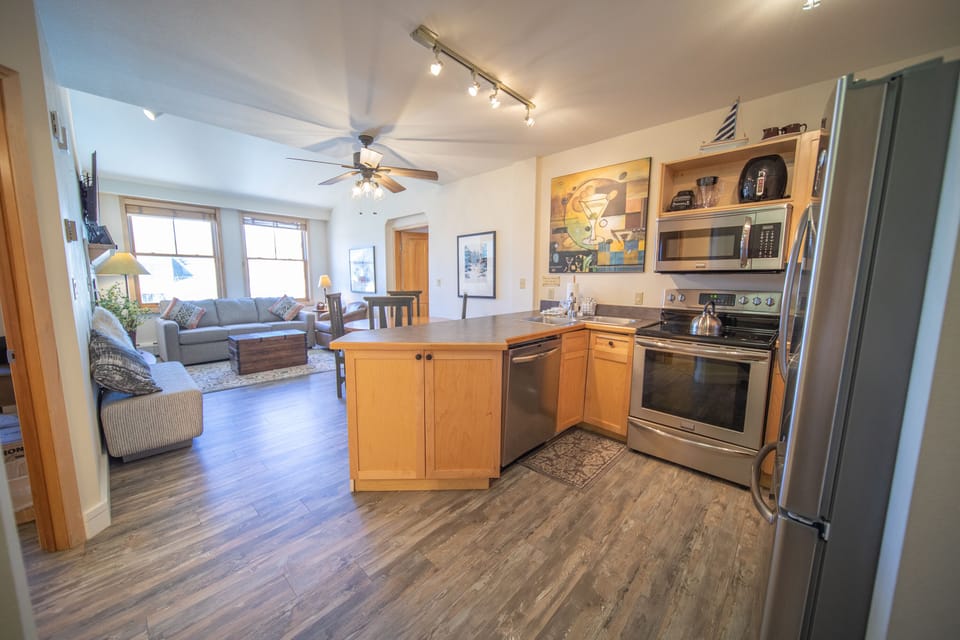 Bright, beautiful Silver Mill condo