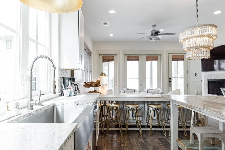 First Floor: Kitchen