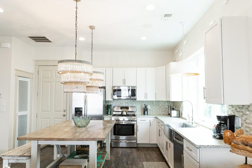 First Floor: Kitchen