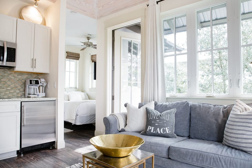 Carriage House: Living Area