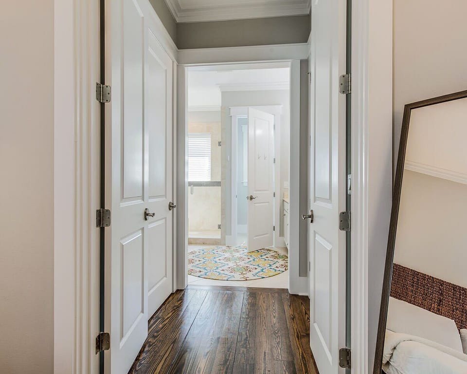 King Size Ensuite with Balcony! 