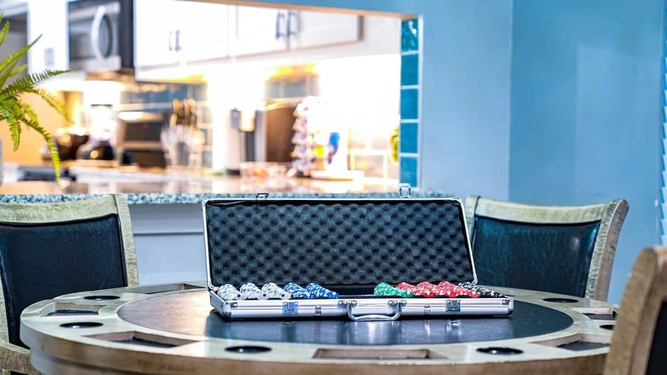 Enjoy a game of poker in this poker table! 