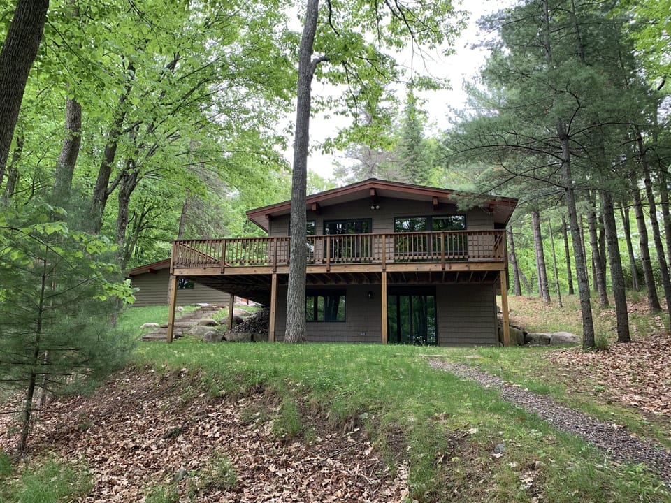 Beautiful 3 bedroom Minocqua home.