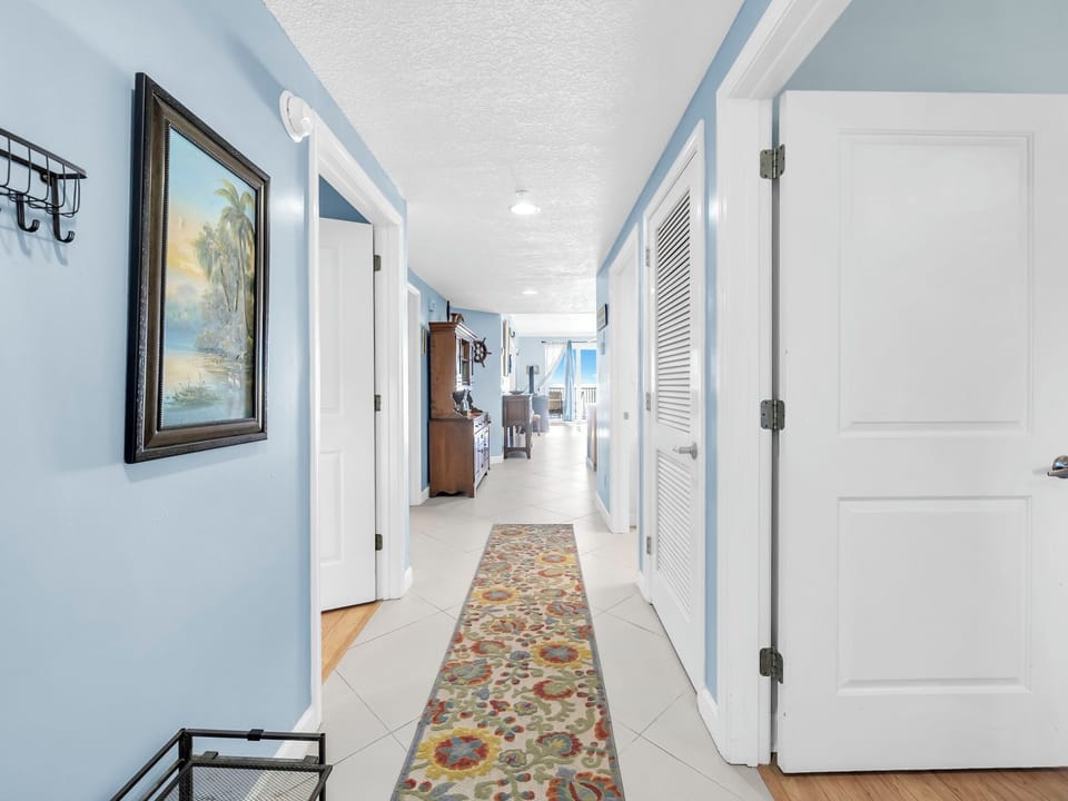 Welcome to Grandview East 1004