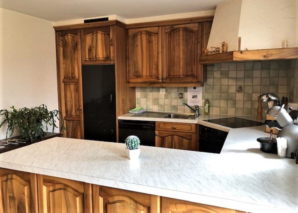 Fully equipped and functional kitchen