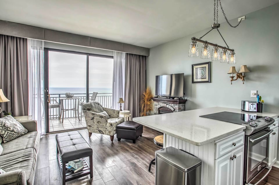 Living Room | Free WiFi | Flat-Screen TV