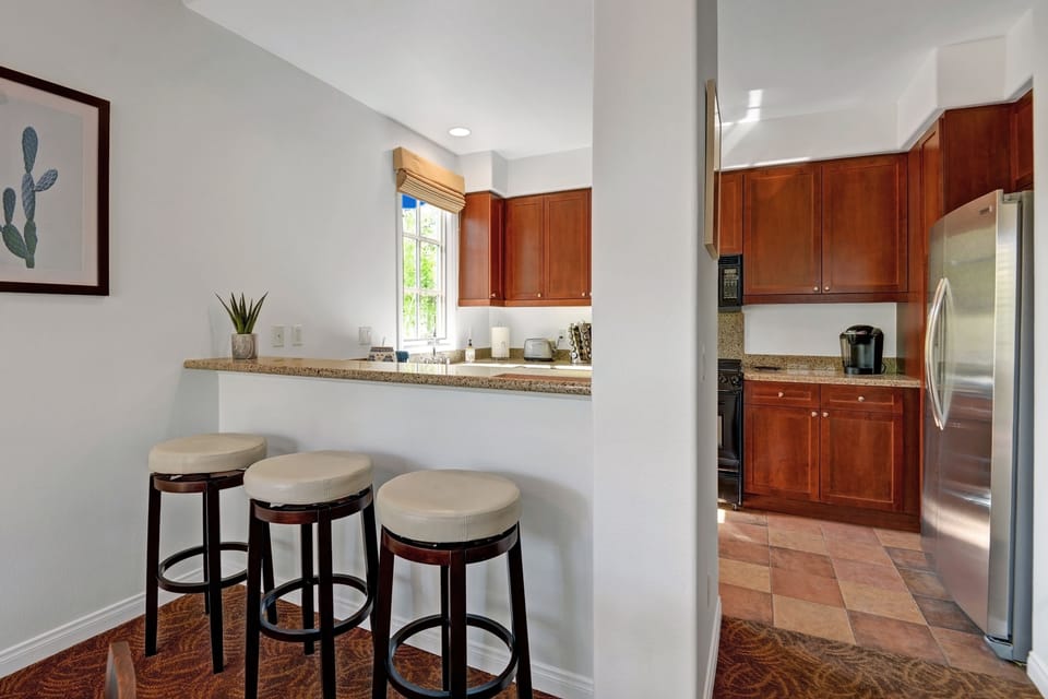 Extra Barstool seating.