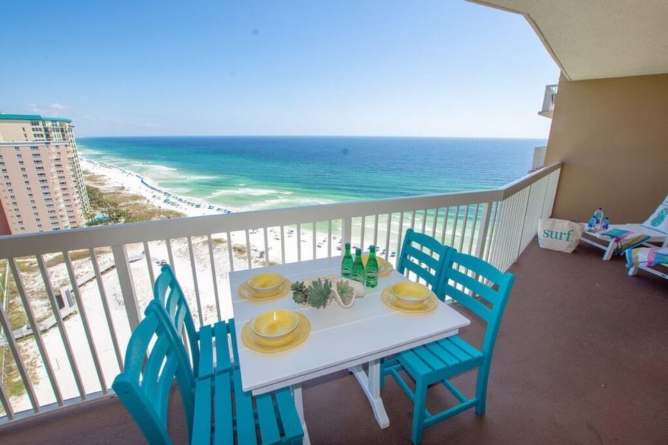 Dining table and 2 chaise lounge chairs for sunning and relaxing!