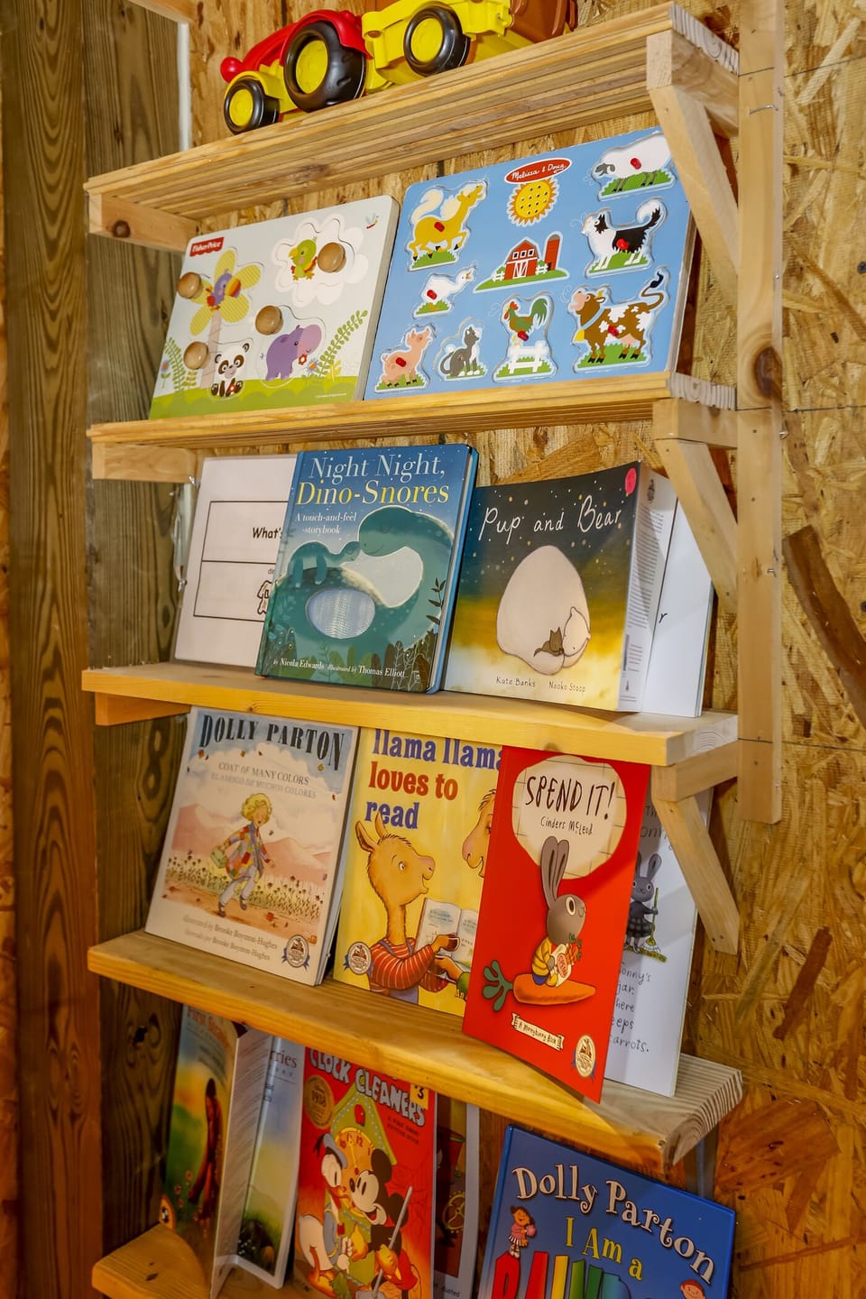 Enjoy our little library with lots of books and games for the younger guests