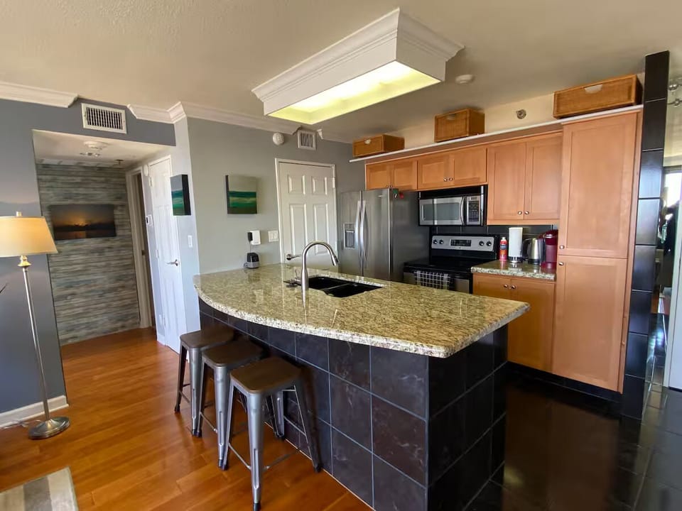 Countertop seating 