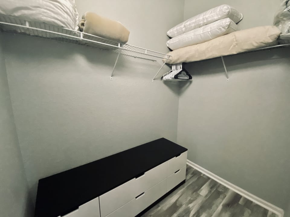Master Suite Walk In Closet