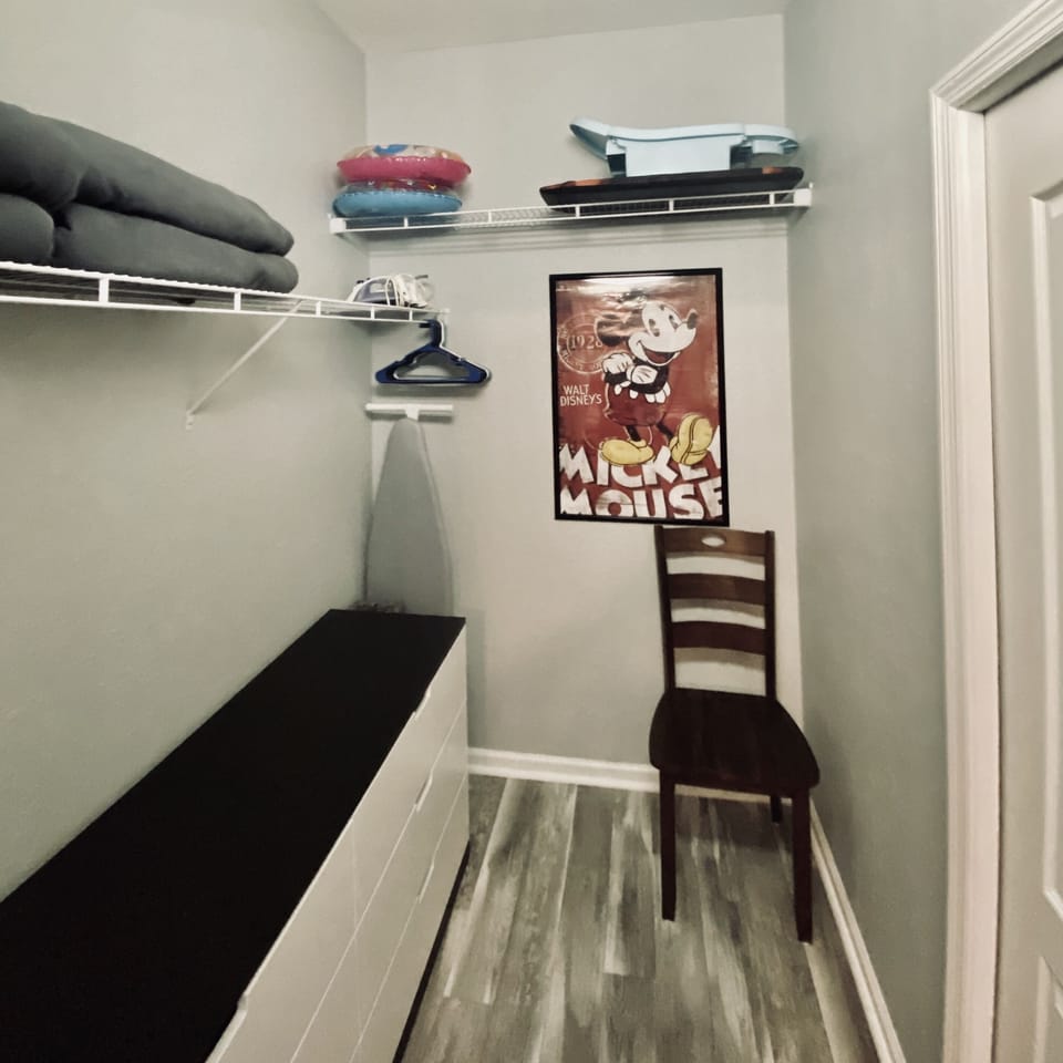 Kid's Retreat Walk in Closet with Dresser