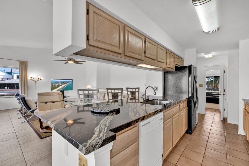 Counter/Kitchen