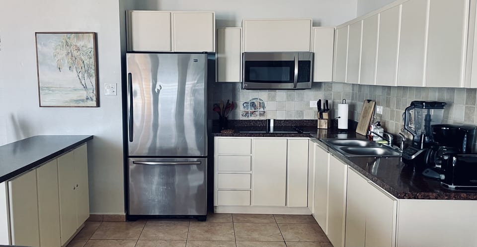 Full kitchen