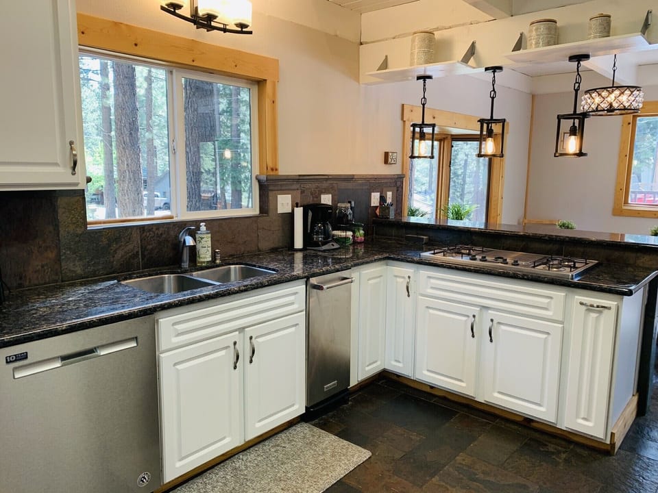 Home cook meals start here. Stocked w/ seasonings/oils, dishes, pots/pans