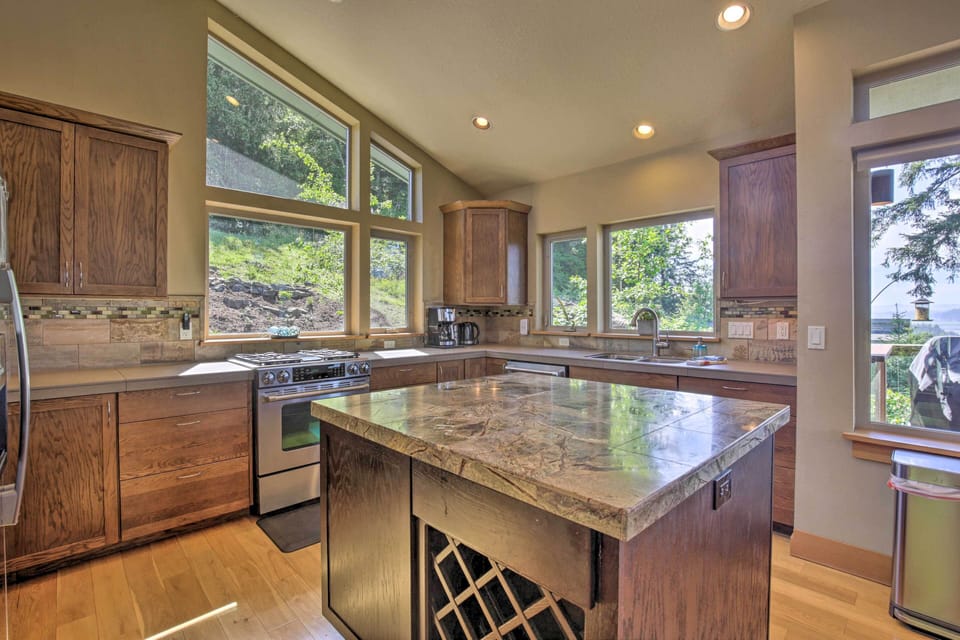 Kitchen | Blender | Coffee Maker | Cooking Basics | Toaster | Spices
