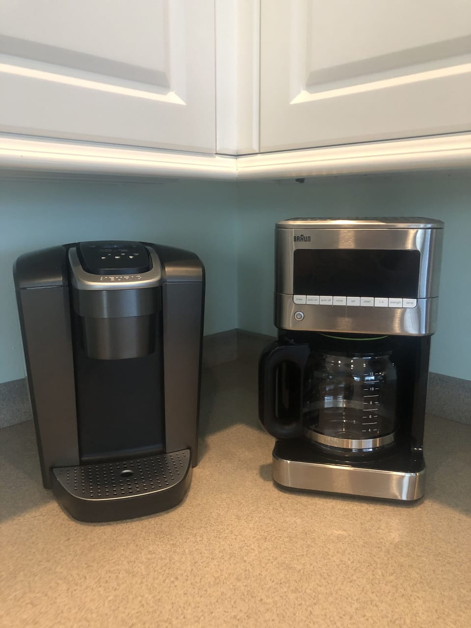 Keurig, coffee pot and blender available