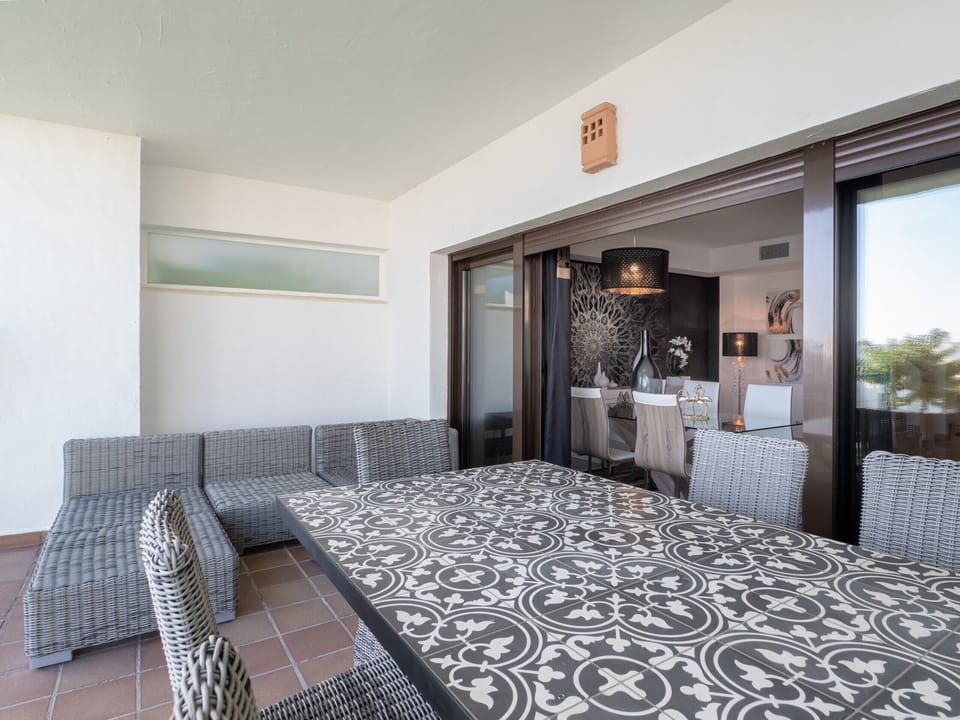 ZapHoliday - 2305 - apartment rental in La Alcaidesa, Costa del Sol - terrace