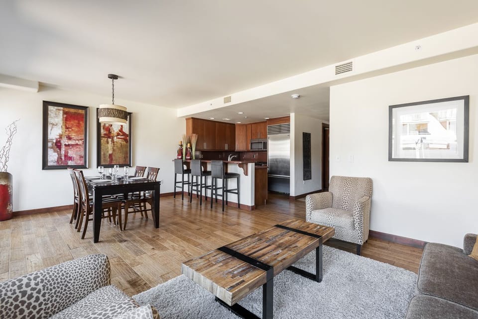 Open floor plan with living and dining room and kitchen area
