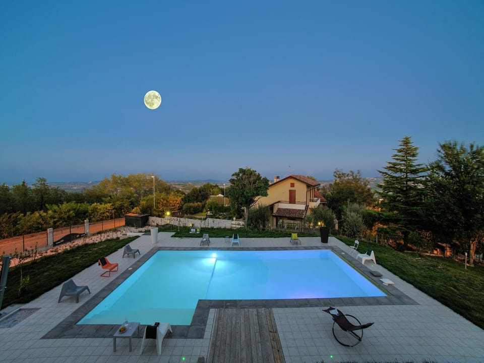 Holiday Home Swimming Pool