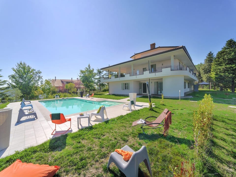 Holiday Home Swimming Pool