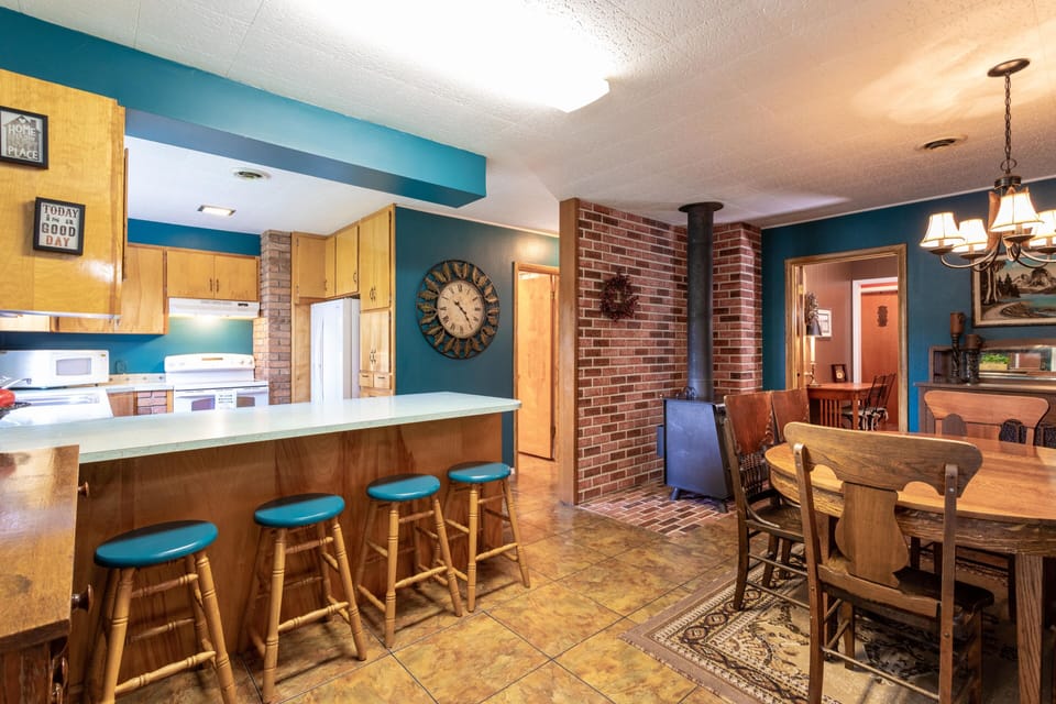Have breakfast at the bar | Main Level