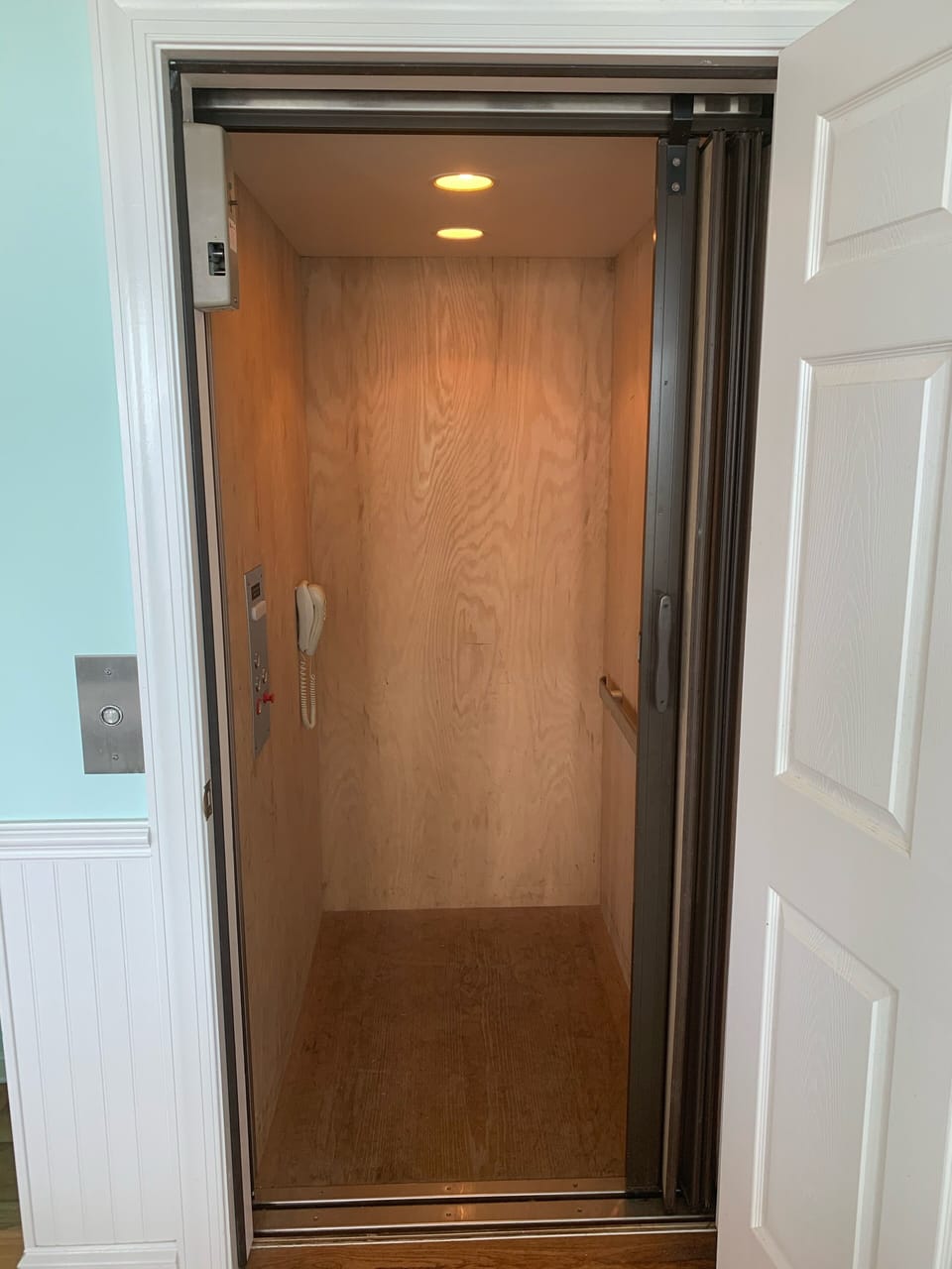 3 stop elevator