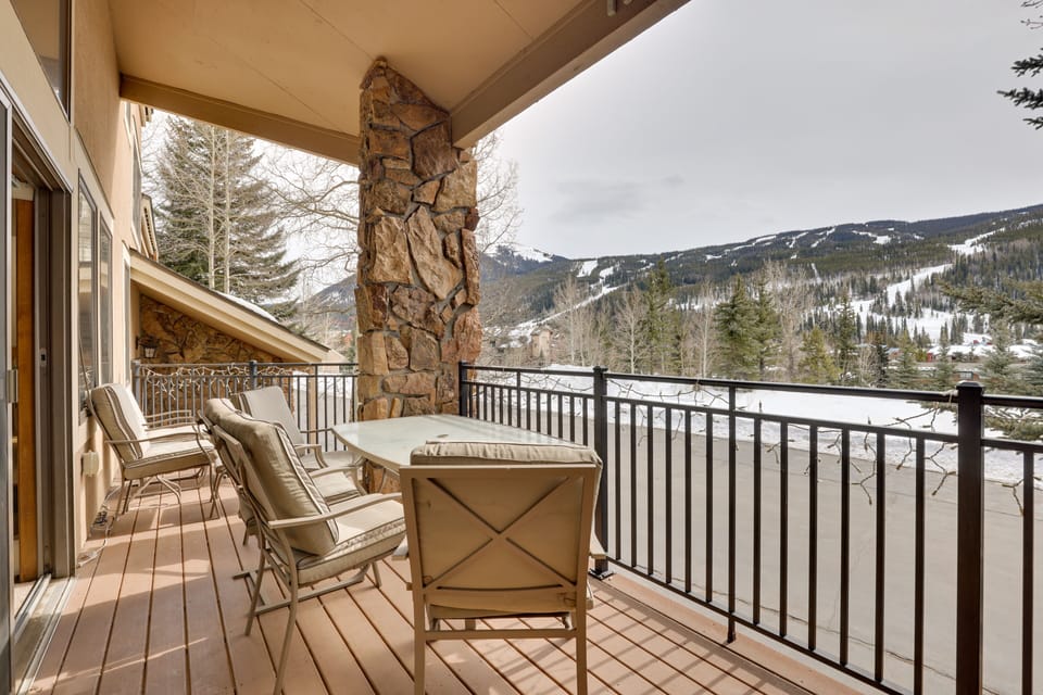 Private Deck | Outdoor Dining | Gas Grill | Mountain Views