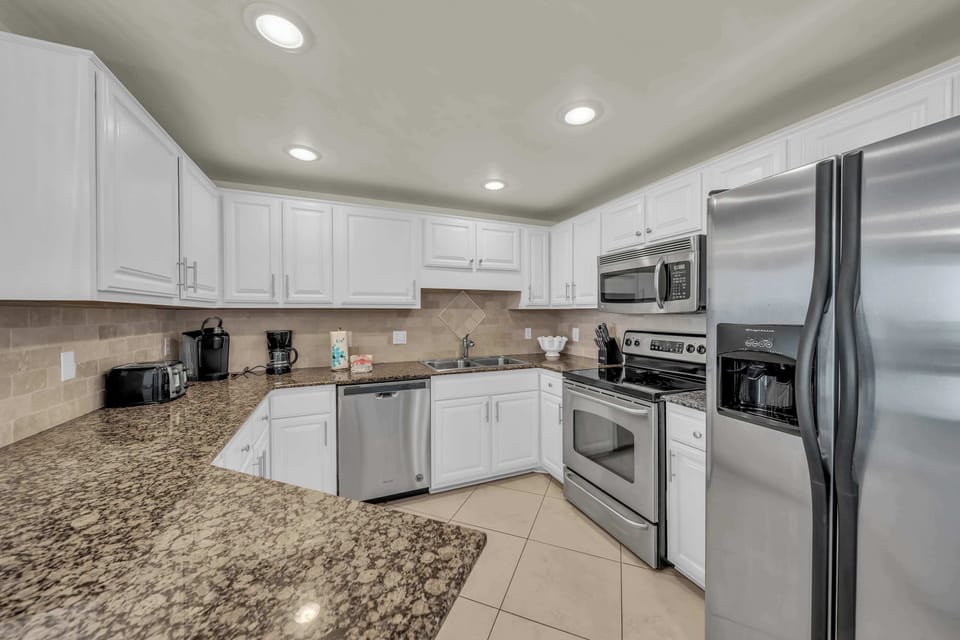 Fully equipped kitchen