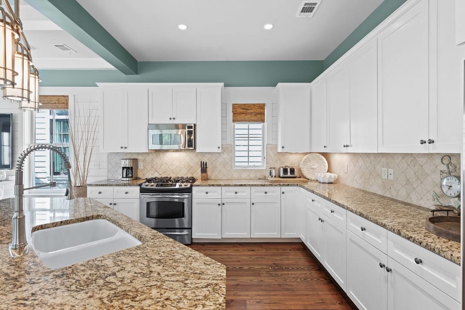 First Floor: Kitchen