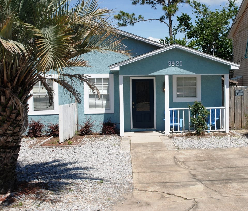 3 blocks to beach access #14!