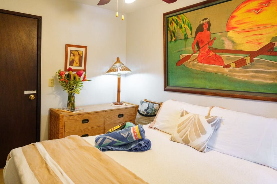 QUEEN BEDROOM