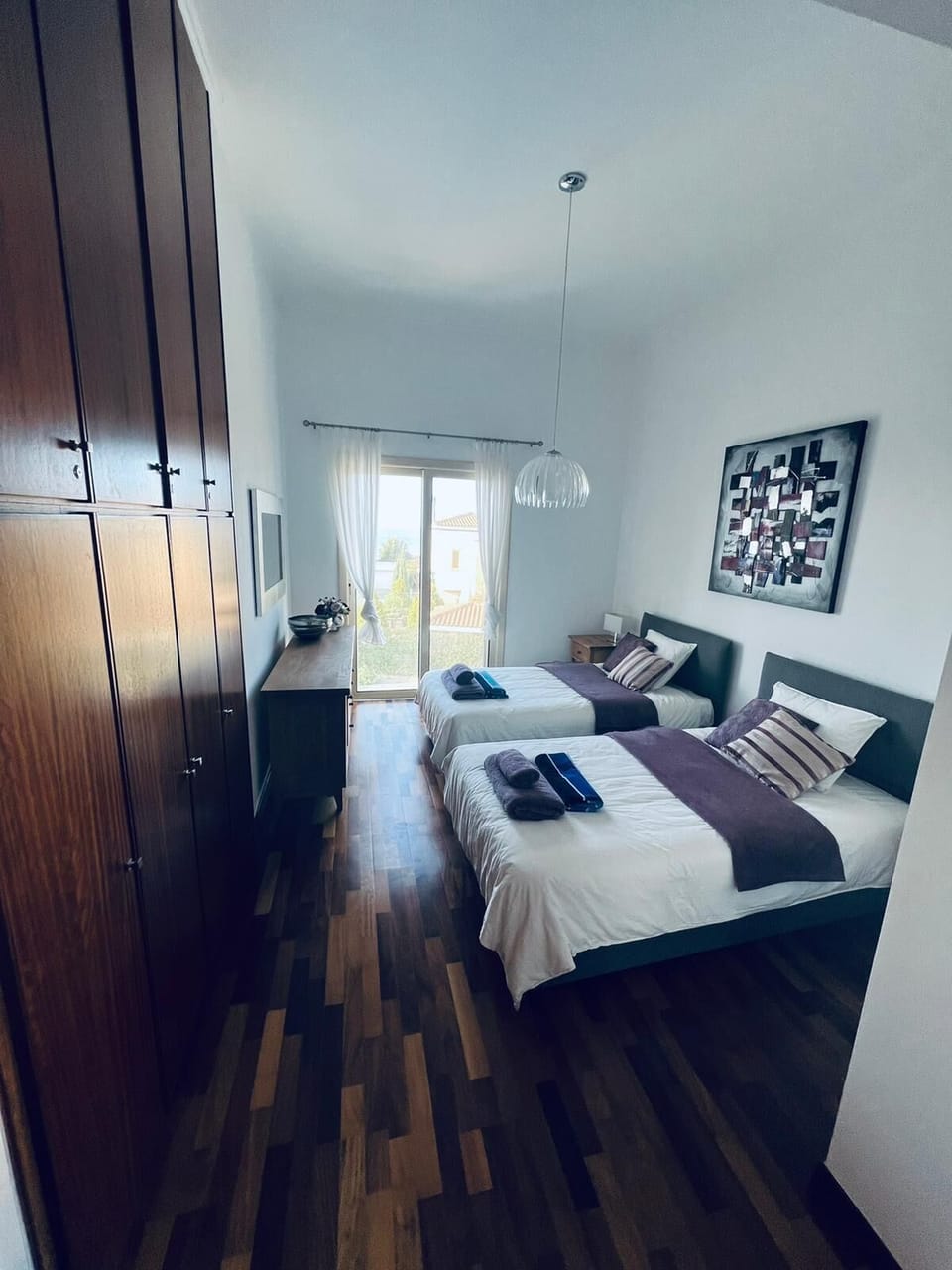 2nd Guest Room Large Twin Beds ( Bed can be made into a Double ) with ensuite 