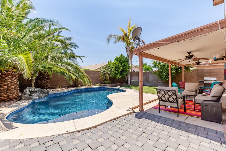 Covered Patio w/Fans