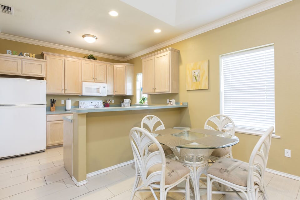 Open concept Dining and Kitchen Area