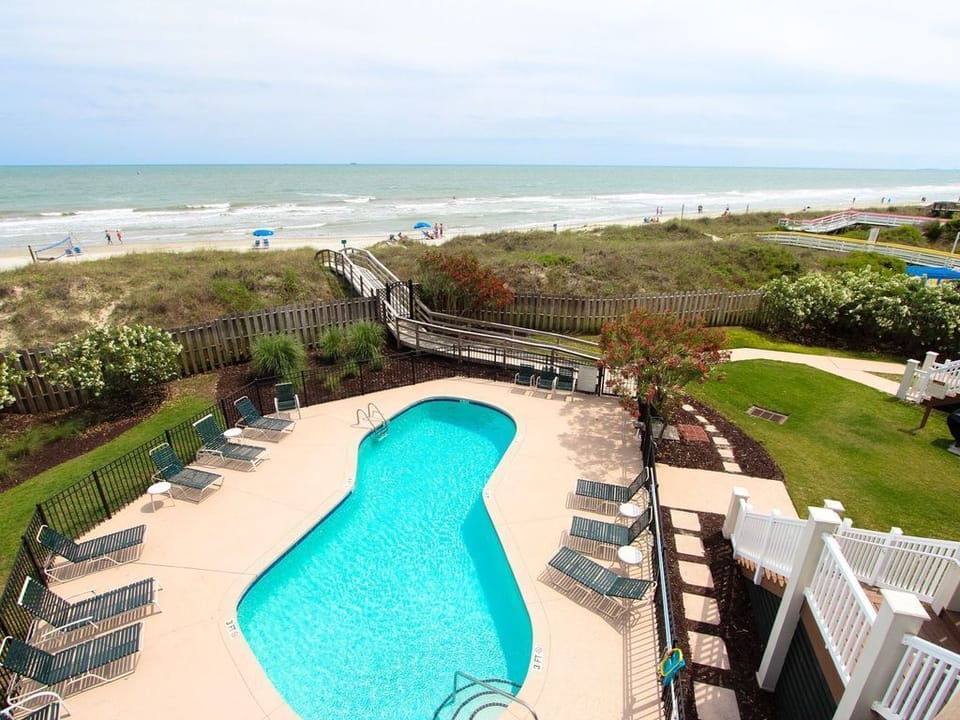 Oceanfront Pool view Dunescape IOP Escapes