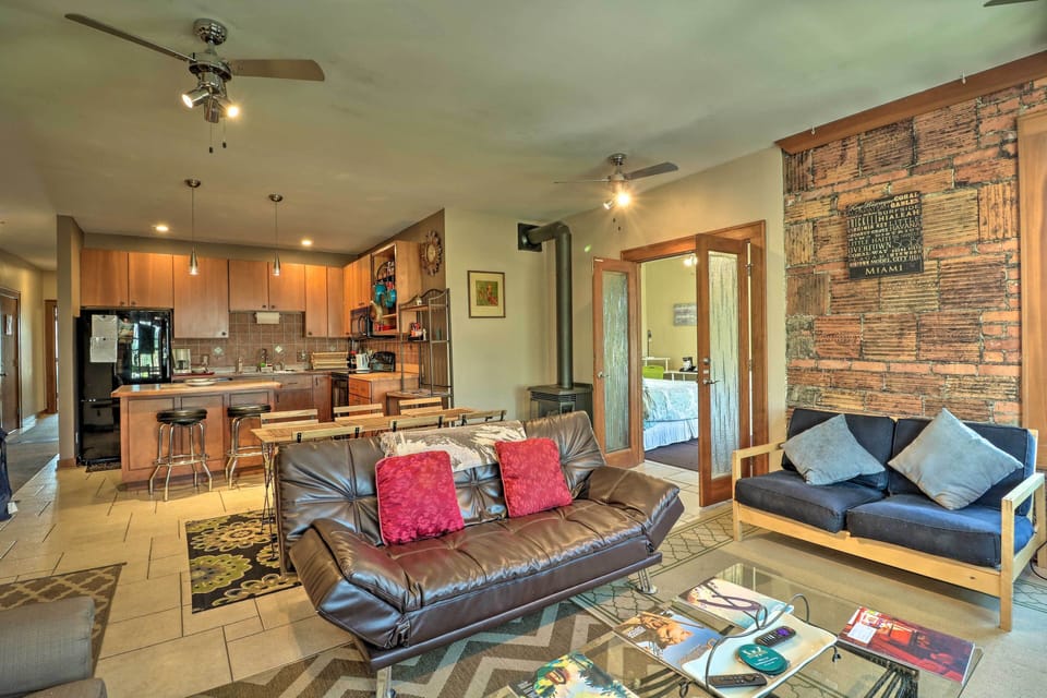 Detroit Vacation Rental | 2BR | 2BA | 1,500 Sq Ft | Stairs Required