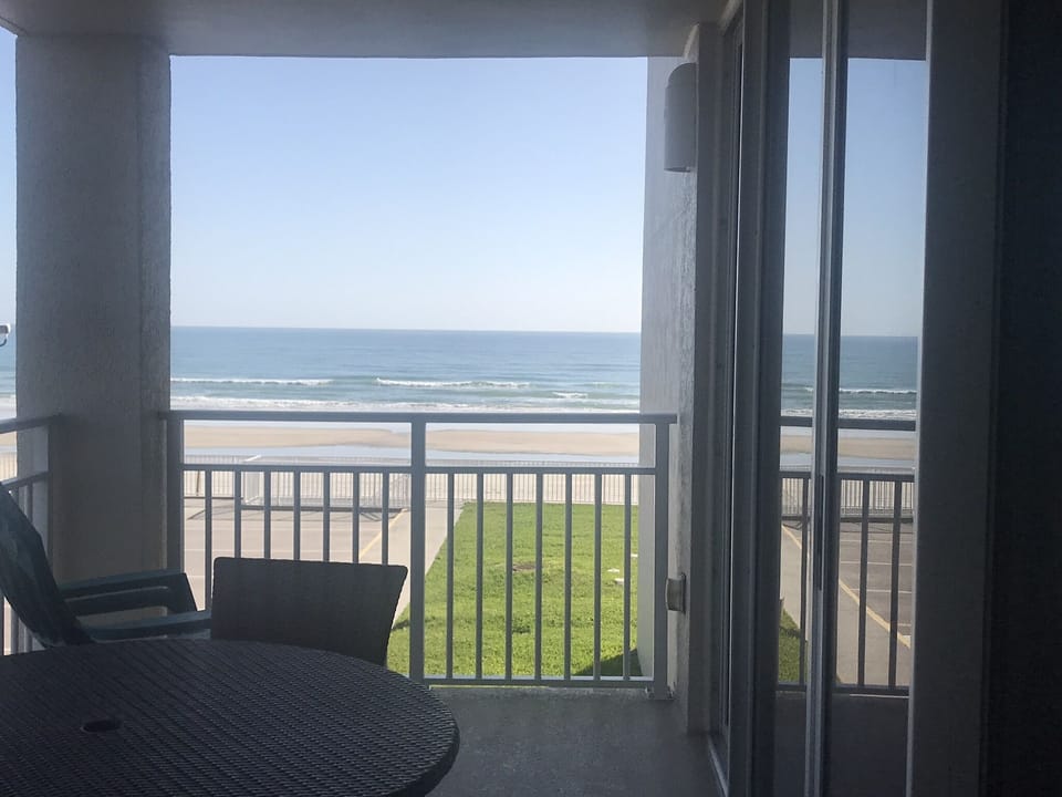balcony